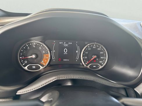 Used 2023 Jeep Renegade Latitude AWD/4WD image 16