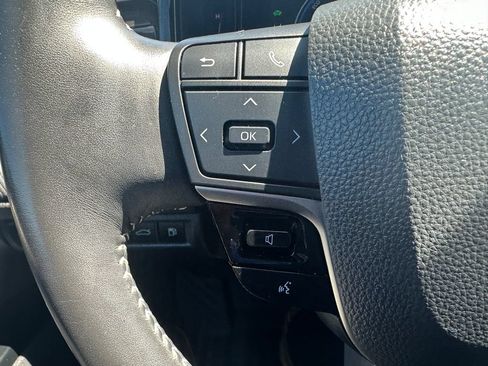 Used 2025 Toyota Camry SE FWD image 20