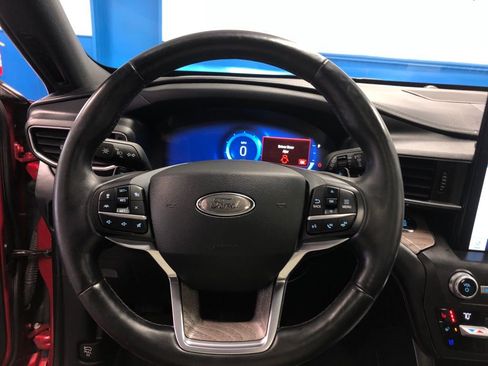 Certified 2020 Ford Explorer Platinum w/ Premium Technology Package image 20