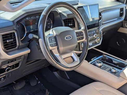 Used 2024 Ford Expedition XLT image 10