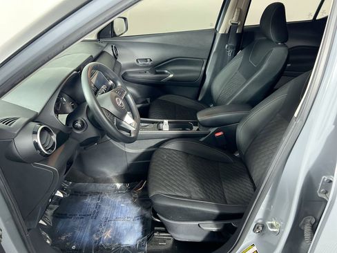 Used 2022 Nissan Kicks SV image 12
