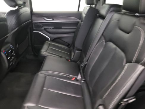 Used 2022 Jeep Grand Cherokee L Limited image 18