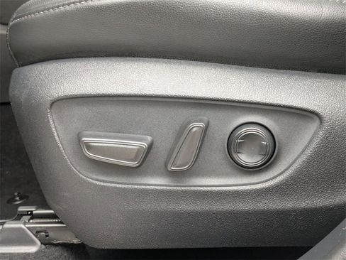 Used 2021 Toyota Highlander Platinum image 16