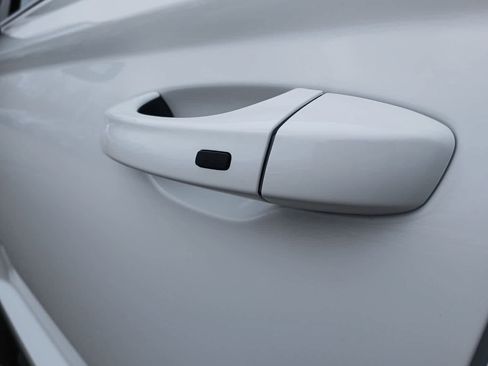 Certified 2025 Volkswagen Taos SEL image 51