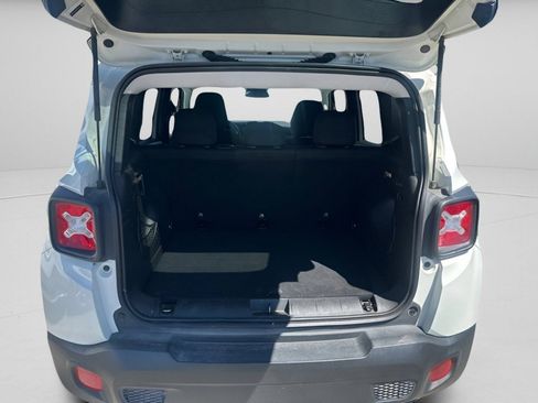 Used 2017 Jeep Renegade Latitude AWD/4WD image 10