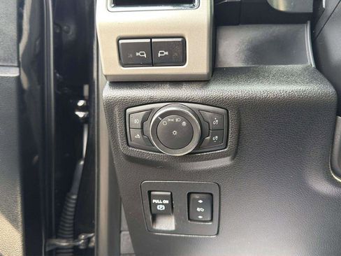 Used 2019 Ford F150 Lariat image 28