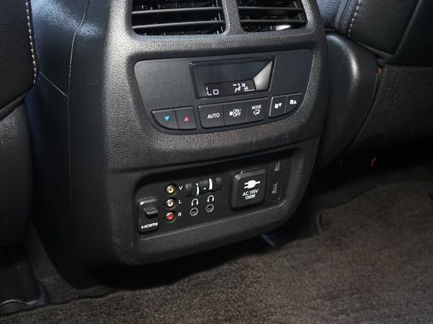 Used 2016 Honda Pilot Touring image 15