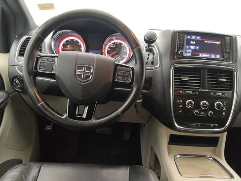 Used 2019 Dodge Grand Caravan SXT FWD image 22