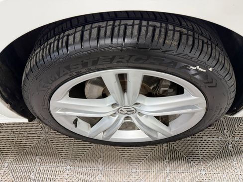 Used 2013 Volkswagen Passat TDI SEL Premium image 11