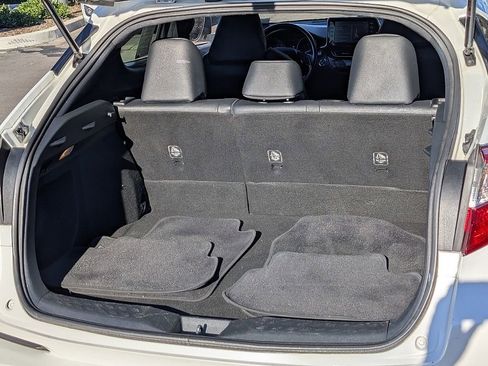 Used 2019 Toyota C-HR Limited image 15