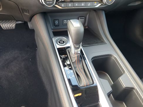 Used 2025 Nissan Sentra SR w/ SR Premium Package FWD image 20