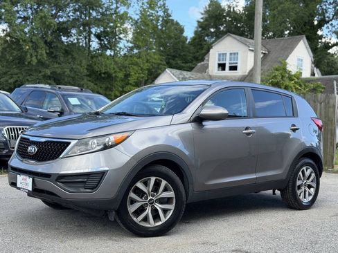 Used 2015 Kia Sportage LX FWD image 2