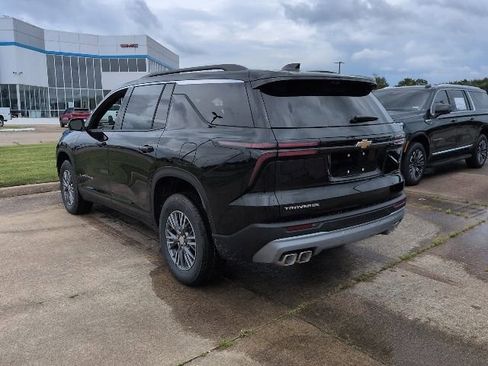 New 2026 Chevrolet Traverse LT w/ Driver Confidence Package FWD image 5