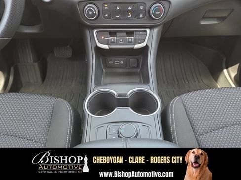 Used 2024 GMC Terrain SLE w/ LPO, Floor Liner Package FWD image 18