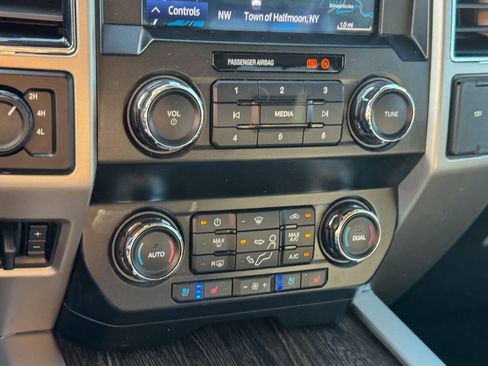 Used 2021 Ford F350 Lariat w/ Lariat Ultimate Package AWD/4WD image 34