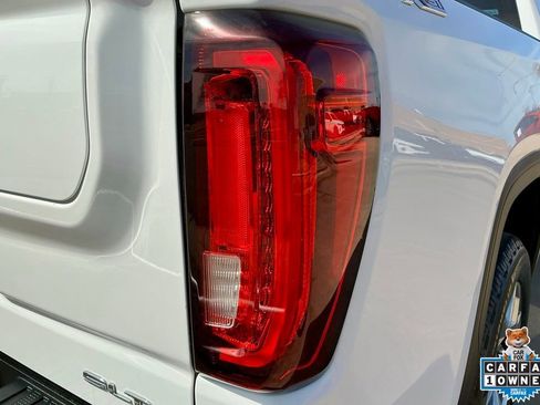 Used 2022 GMC Sierra 1500 SLT image 16