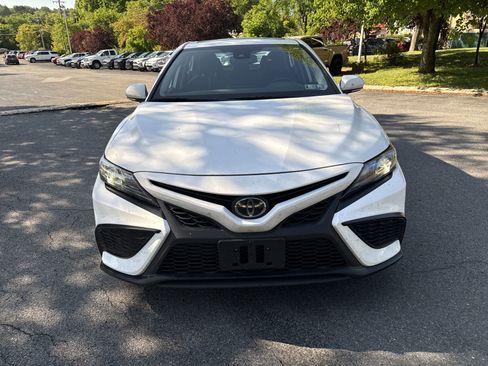 Used 2022 Toyota Camry SE w/ Cold Weather Package image 2