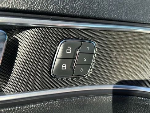 Used 2018 Ford Explorer Sport image 31