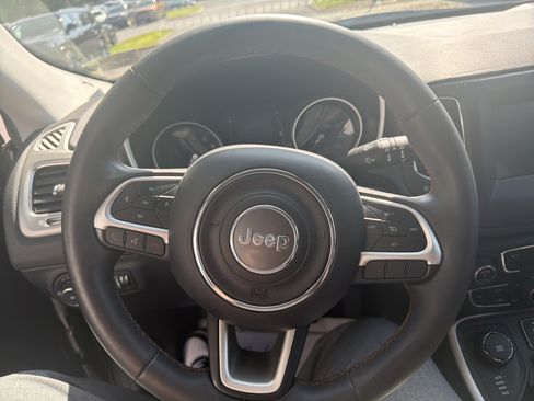 Used 2021 Jeep Compass Latitude AWD/4WD image 17