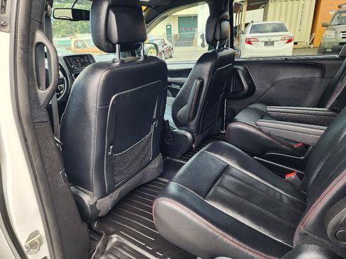 Used 2018 Dodge Grand Caravan GT FWD image 21