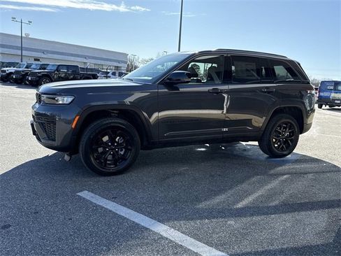 New 2026 Jeep Grand Cherokee Laredo image 6