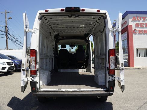 Used 2023 RAM ProMaster 2500 FWD image 10