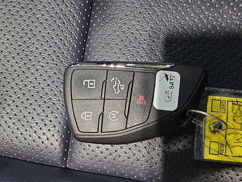 Used 2024 Chevrolet Silverado 2500 High Country w/ High Country Premium Package image 37