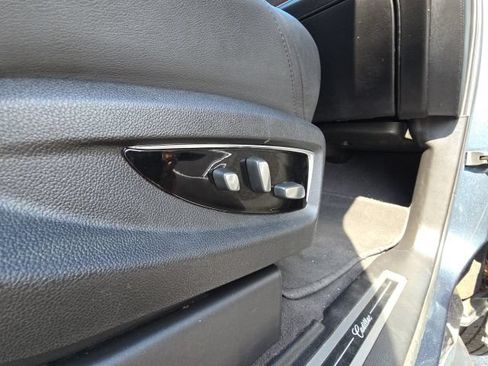 Used 2020 Cadillac Escalade Luxury RWD image 20