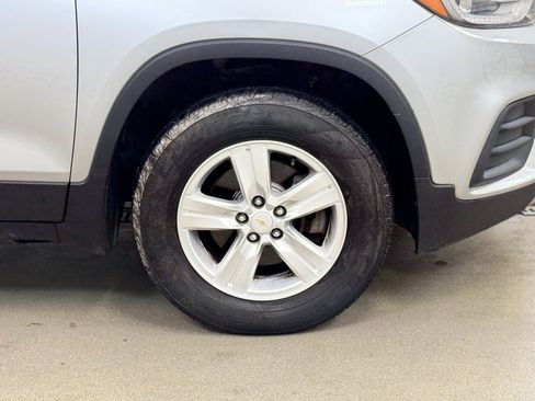 Used 2018 Chevrolet Trax LT w/ LT Convenience Package image 4