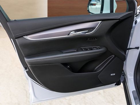 Used 2022 Cadillac XT6 Luxury image 24