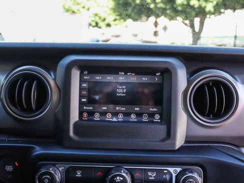 Used 2021 Jeep Wrangler Sport S image 15