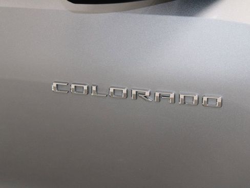 Used 2023 Chevrolet Colorado LT image 12