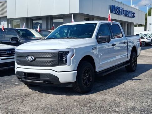 Used 2025 Ford F150 Lightning XLT AWD/4WD image 2