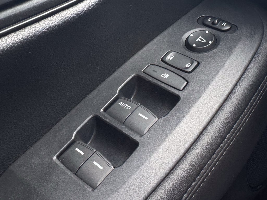 Used 2024 Honda HR-V LX image 29