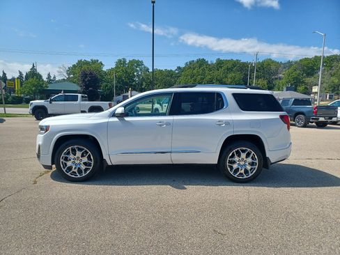 Used 2022 GMC Acadia AWD Denali w/ Denali Ultimate Package image 2