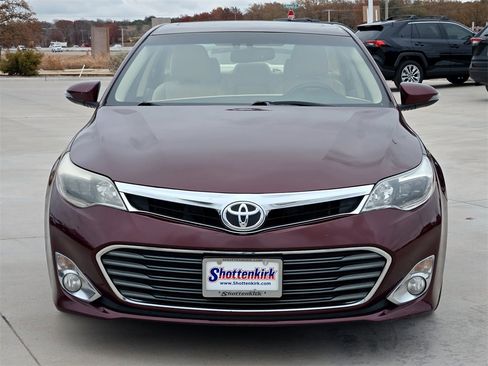 Used 2015 Toyota Avalon Limited image 3