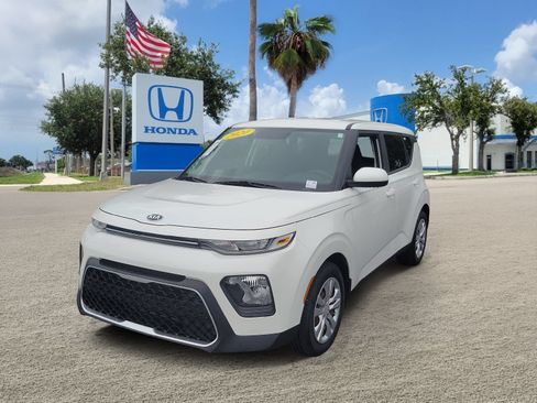 Used 2020 Kia Soul LX FWD image 4