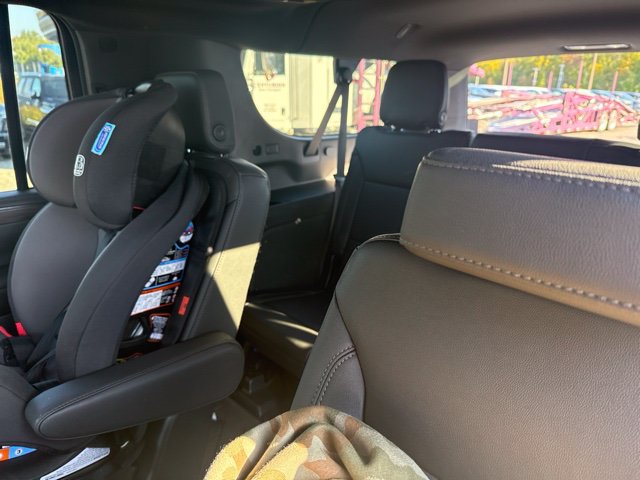 Used 2024 Chevrolet Suburban LT w/ LT Signature Plus Package AWD/4WD image 9
