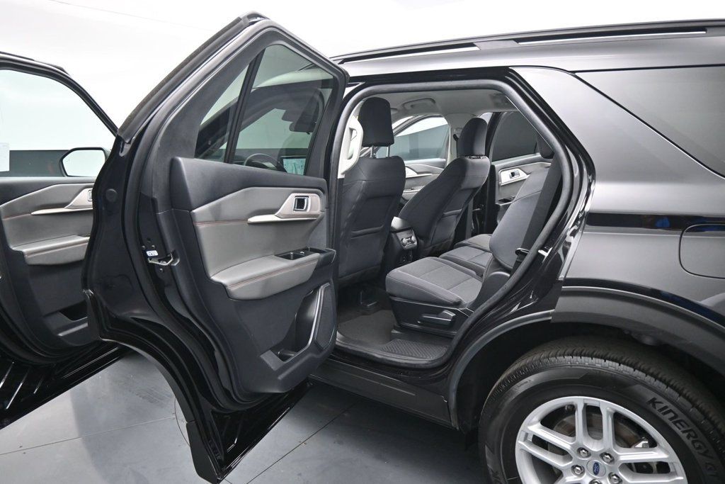 Certified 2025 Ford Explorer Active AWD/4WD image 20
