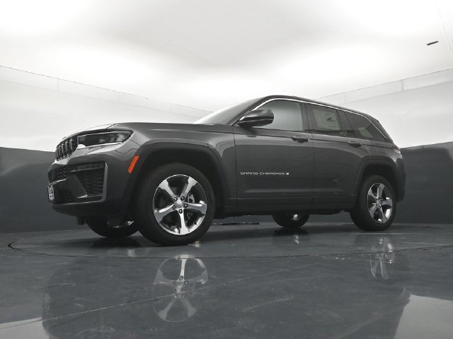 New 2026 Jeep Grand Cherokee Limited w/ Trailer Tow Package AWD/4WD image 20