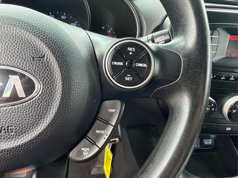 Used 2016 Kia Soul FWD image 23