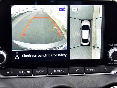 Used 2025 Nissan Sentra SR w/ SR Premium Package image 21