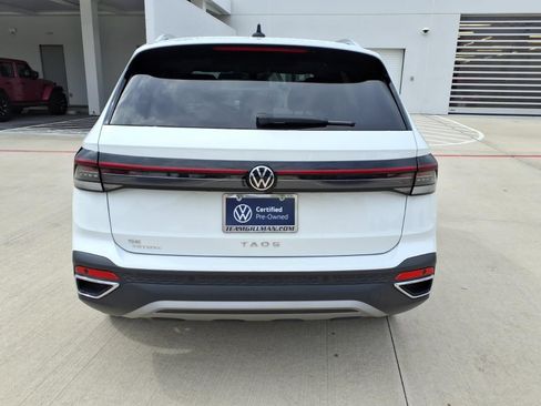 Certified 2026 Volkswagen Taos SE FWD image 6