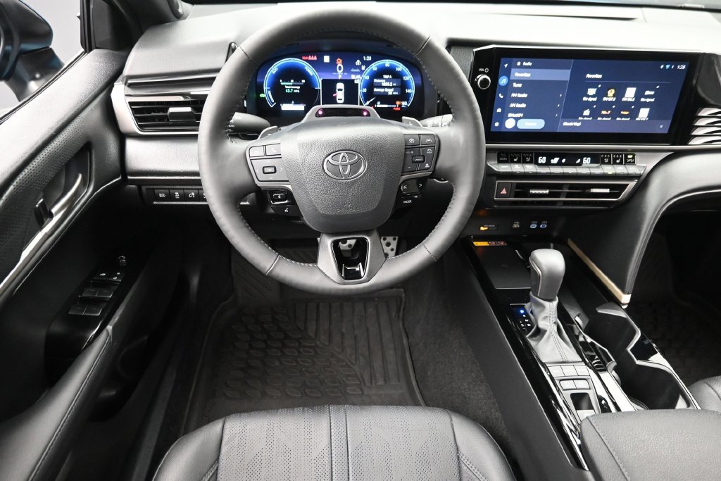 Used 2025 Toyota Camry XSE w/ Premium Plus Package AWD/4WD image 14