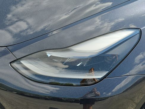 Used 2024 Tesla Model Y Long Range image 31