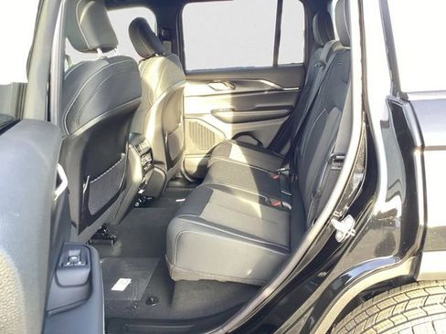 New 2025 Jeep Grand Cherokee Laredo X w/ Luxury Tech Group I image 15