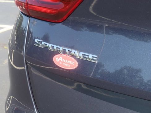 Used 2022 Kia Sportage LX AWD/4WD image 30