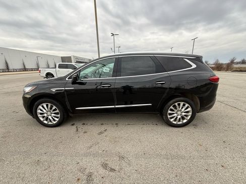 Used 2021 Buick Enclave Essence w/ Sound and Sites Package image 6