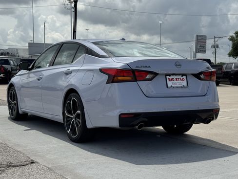 Used 2025 Nissan Altima 2.5 SR image 8