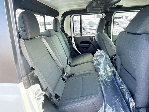 New 2026 Jeep Gladiator Sport image 30